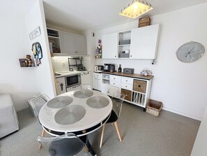 Refrigerador, horno, parrilla de estufa y lavavajillas 
