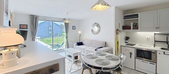 1-bedroom apartment with wifi and parking, sleeps 4