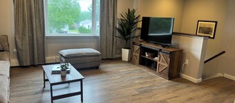 Veteran Owned, charming 4-bedroom house with WiFi, AC in lovely Presque Isle