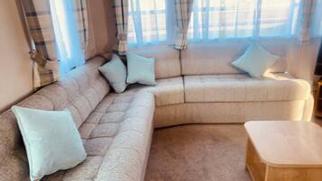 House, 2 Bedrooms, Accessible, Private Pool | Living area