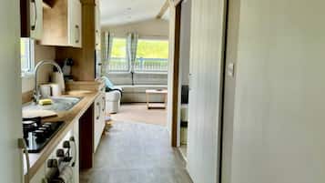 House, 2 Bedrooms, Accessible, Private Pool | Private kitchen