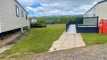 House, 2 Bedrooms, Accessible, Private Pool | Property grounds