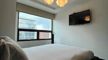 2 bedrooms, desk, iron/ironing board, WiFi (free)