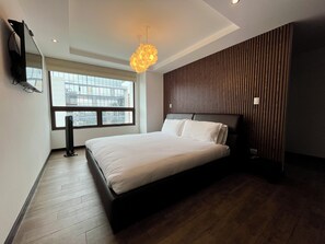2 bedrooms, desk, iron/ironing board, free WiFi