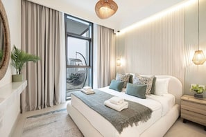 Appartement Panoramique, 2 chambres, balcon, vue ville | Literie de qualité supérieure, coffres-forts dans les chambres