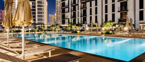2 piscinas al aire libre (de 09:00 a 21:00), sombrillas, tumbonas