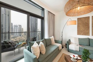 Apartamento panorámico, 2 habitaciones, balcón, vistas a la ciudad | Zona de estar