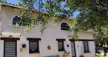 Beau 3 pièces en rez-de-jardin, climatisé, parking privé - St Paul-de-Vence