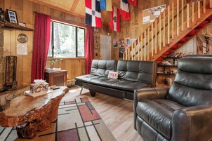 House, Balcony, Mountain View | Living area