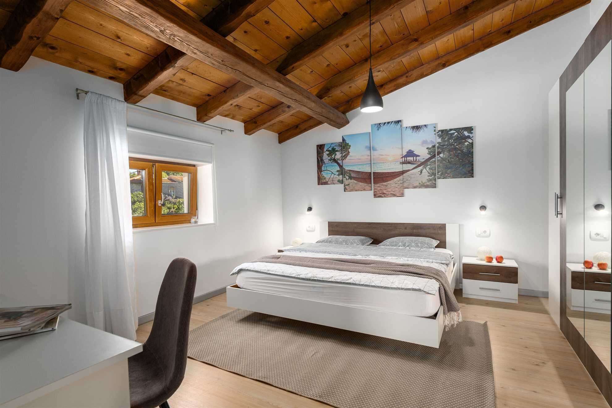 4 Schlafzimmer, Schreibtisch, Bügeleisen/Bügelbrett, Reisekinderbett