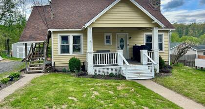 Cozy Adirondack Apartment in Au Sable Forks, Close to Whiteface Mountain!