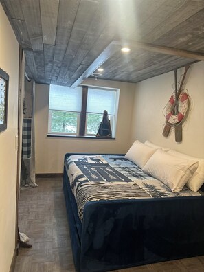 4 bedrooms, WiFi, bed sheets