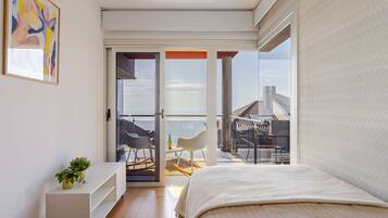 4 slaapkamers, een strijkplank/strijkijzer, wifi, beddengoed