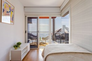 4 slaapkamers, een strijkplank/strijkijzer, wifi, beddengoed