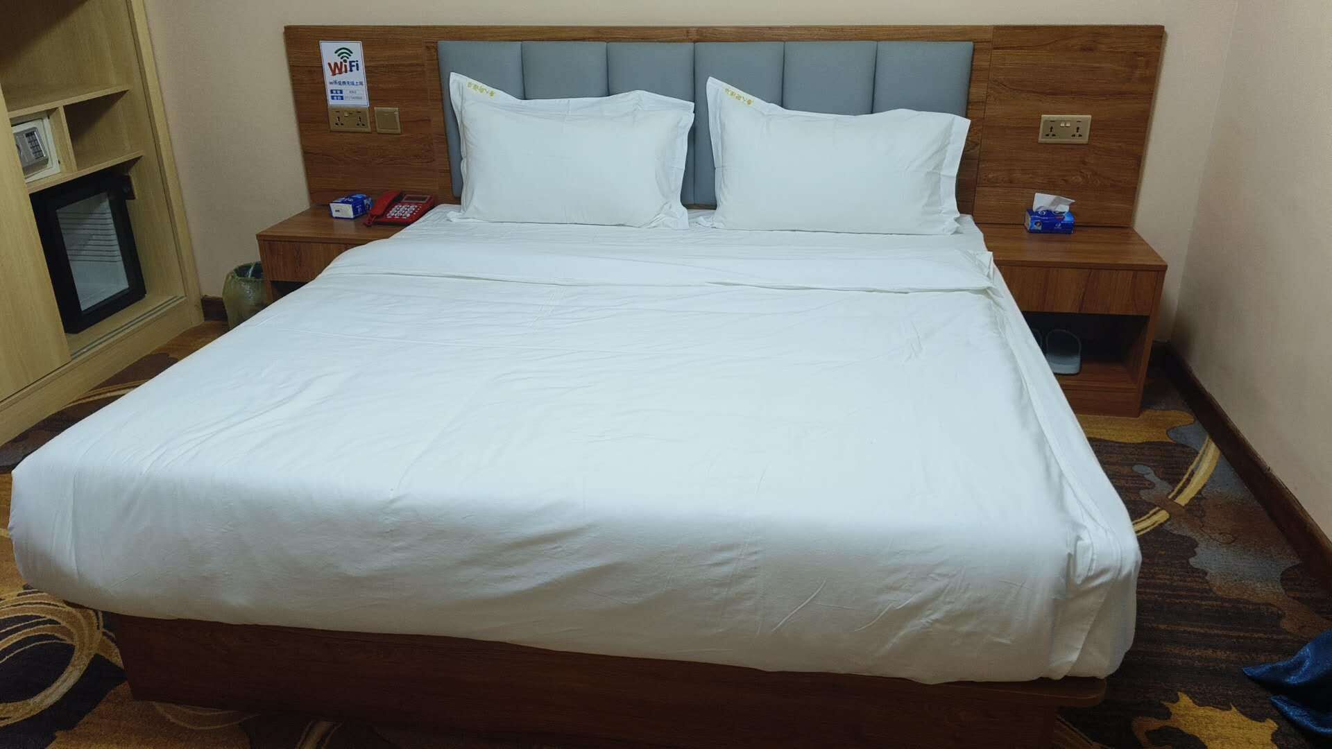 Chambre Double Luxe | Coffres-forts dans les chambres, bureau