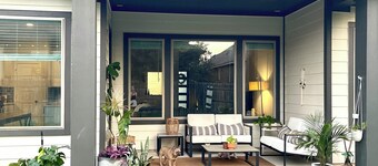 Charming 3-bedroom house with WiFi, AC in brilliant Georgetown
