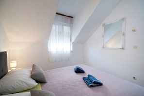 1 bedroom, WiFi, bed sheets