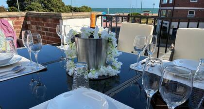 3-bed Flat Seaview Balcony - Ev22kwh,self Check-in