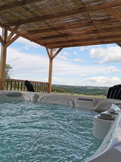 House with Valley view, XXL Spa, billiards & pinball machine