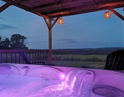 House with Valley view, XXL Spa, billiards & pinball machine