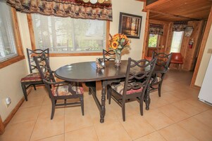 House, Mountain View | In-room dining