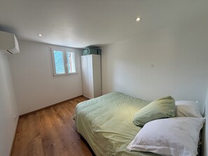 1 bedroom, WiFi, bed sheets - Beautiful apartment in the heart of nature with garden (Guillaumes)