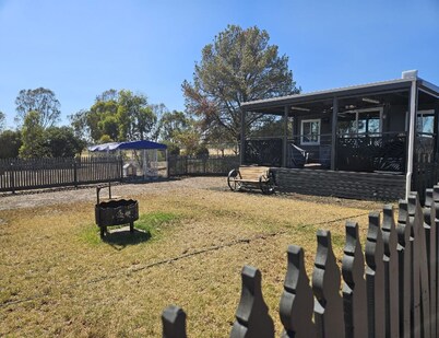 Cottage by the Lake - Pet friendly