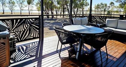 Cottage by the Lake - Pet friendly