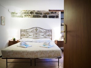 2 bedrooms, WiFi - Dimora S. M. di Castello (Aquarius) genovabnb it (GENOVA)
