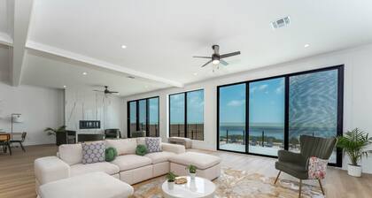NEW LUXURY 4,000 SF Waterfront Home w/Pool , Sleeps 20