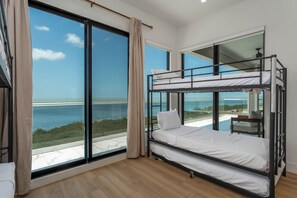 5 Schlafzimmer, Reisekinderbett, WLAN, Bettwäsche