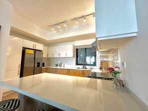 Fridge, microwave, oven, stovetop - Peaceful 2BR/2BA in Bonita with Pool & Jungle Views (Las Terrenas)