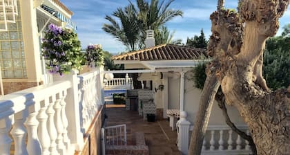 Magnificent chalet with private pool 10 minutes from the center of Benidorm