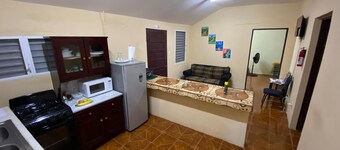 Entire House - Affordable, Safe, Clean, Gated, 10 mins from Intl Airport