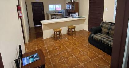 Entire House - Affordable, Safe, Clean, Gated, 10 mins from Intl Airport