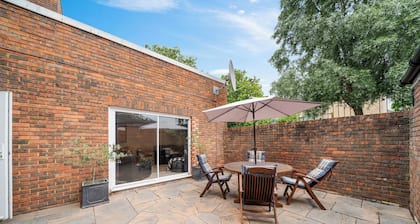 Cosy Home with Garden, Ealing
