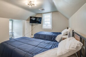 3 habitaciones, tabla de planchar con plancha, wifi y ropa de cama 