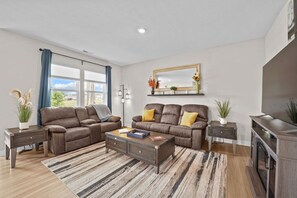 Unclassified image, 4 of 30, button