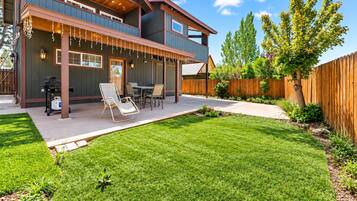 House, Patio, Mountain View | Terrace/patio