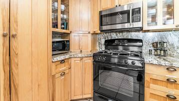 House, Patio, Mountain View | Private kitchen