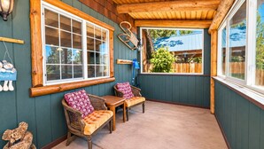 Hus, terrasse, fjellutsikt | Balkong