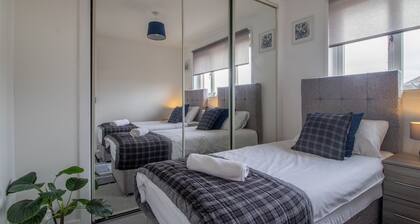 Spacious 2-Bed City Home | Free Parking & Stadiums