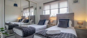 Spacious 2-Bed City Home | Free Parking & Stadiums