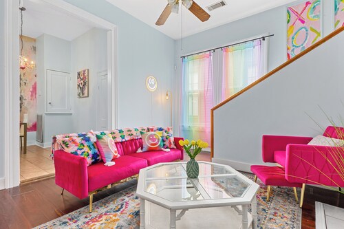 Family Friendly Colorful Historic Uptown Home near Hospitals Ft Benning and CSU