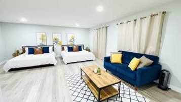 6 bedrooms, WiFi, bed sheets