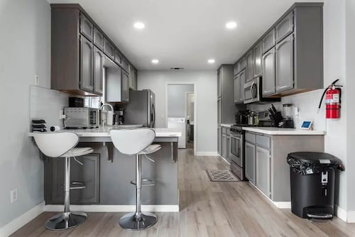 Amazing Views + 6BR Sleeps 20  + Hot Tub+Games