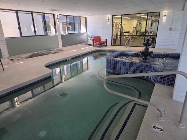 Piscina interna, piscina externa