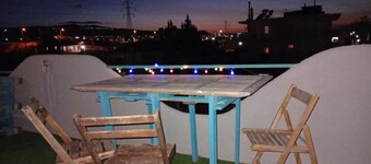 Kiato Rooftop Garden Apartment