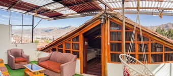 Sunset Terrace - 5BR Urban House