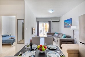 Flat-screen TV - The Apateu (San Pawl il-Baħar)